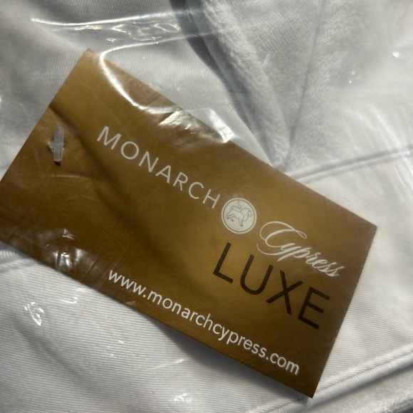 Monarch Cypress Robe - Picture 5 of 6